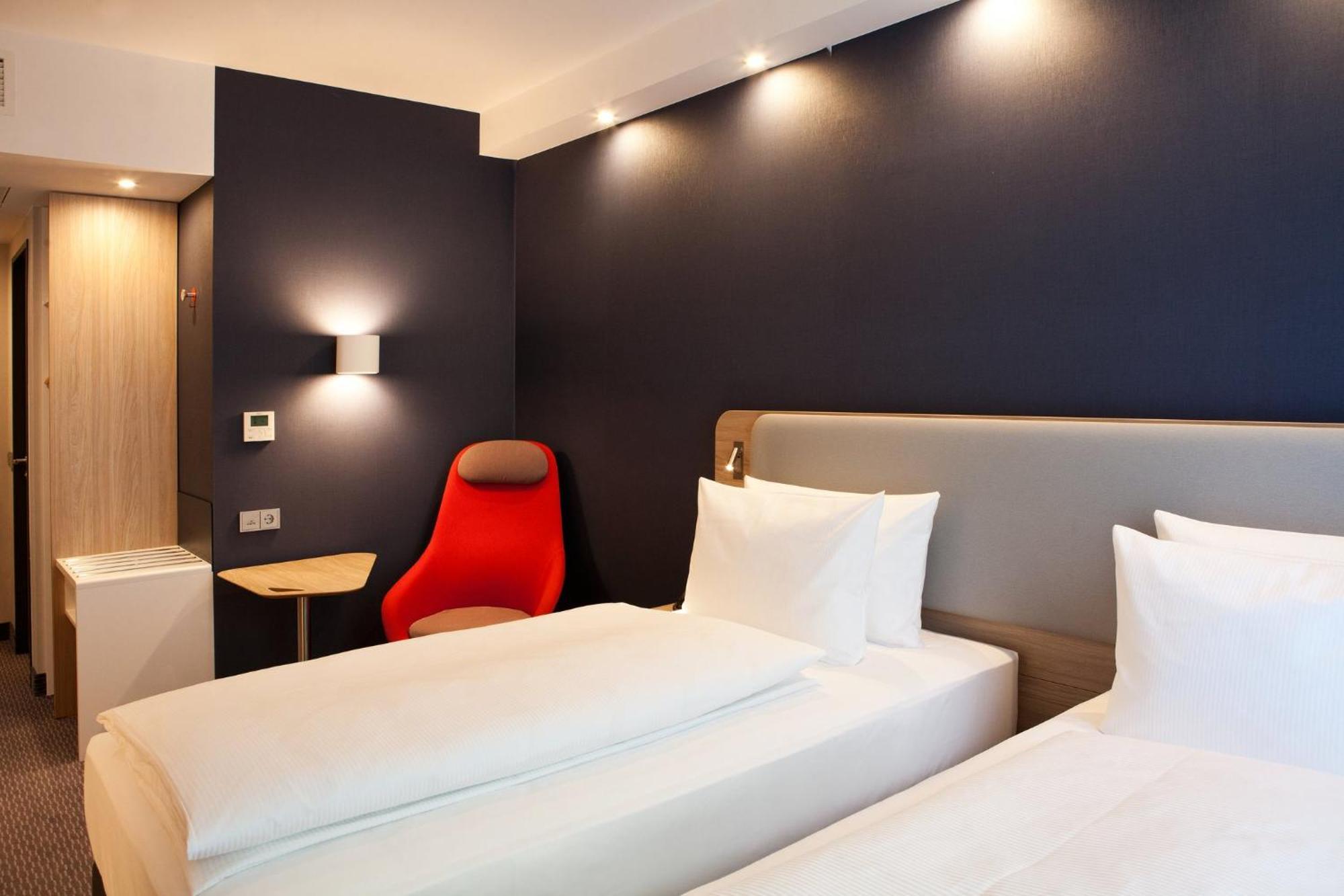 Holiday Inn Express - Goppingen, An Ihg Hotel Zewnętrze zdjęcie